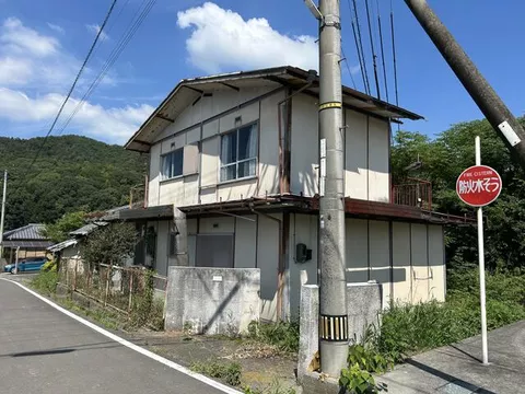 2F 5DK in Kamikatsuma, Takase-cho, Mitoyo-shi, Aichi

500,000 yen