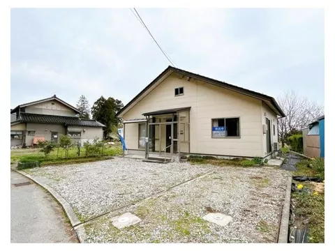 【Open house】 Move-in available within the year / Single-story / New seismic standards compliant / Parking for 3 cars / Kitchen replacement / Black
