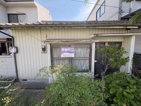 Takamatsu City, Shiuncho (Showamachi Station) Single-story building 3DK