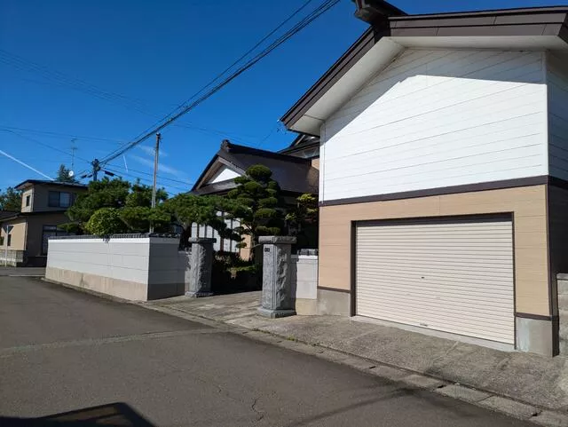 Yashabukuro, Hachirogata Town, Minami Akita County (Hachirogata Station) 2-story 8SDK