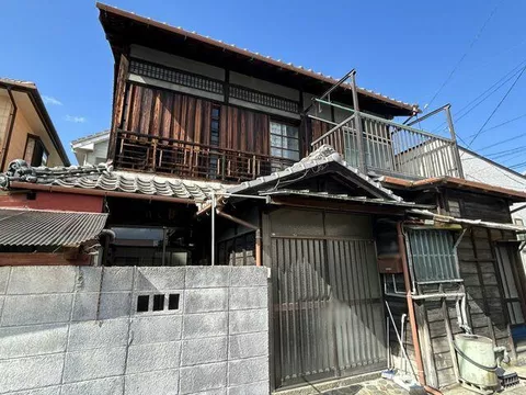 Niihama City, Minato Town (Niihama Station) 2-story 7DK