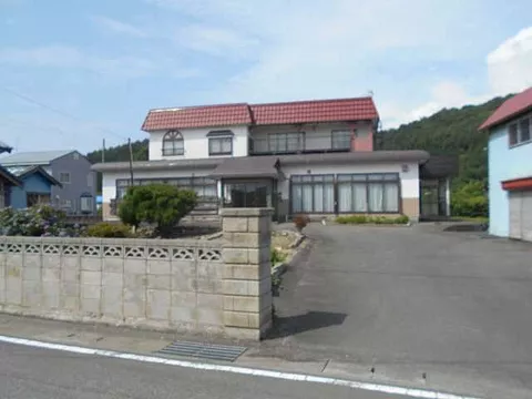Used single-family home, 3 minutes on foot from Sanbongi bus stop