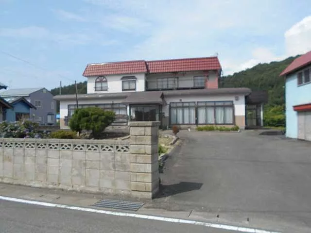 Used single-family home, 3 minutes on foot from Sanbongi bus stop