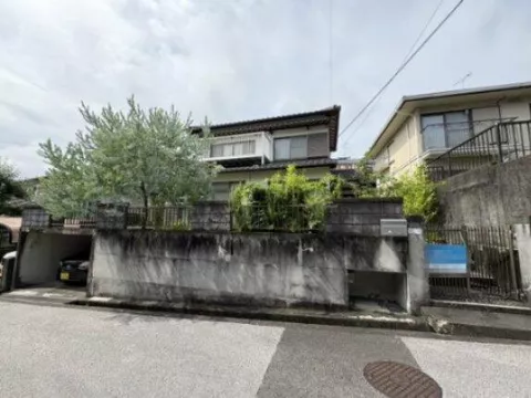 Kochi City, Haruno-cho Heiwa (Sanbashi-dori 5-chome Station) 2-story building 4SDK