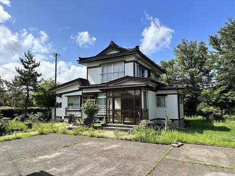 Suitable for families with spacious land and a large house!