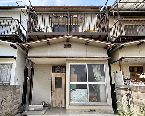 Used single-family home, 30 minutes walk from JR Yosan Line Marugame Station