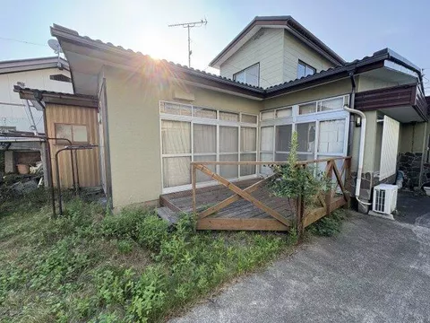6 minutes on foot from JR Ishinomaki Line "Sawada" Station