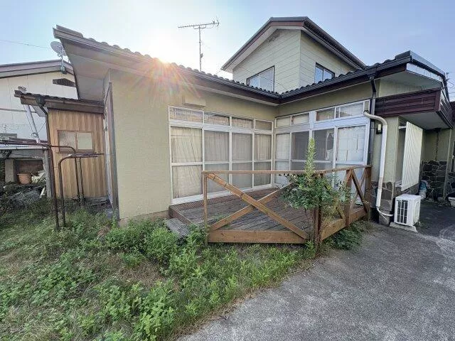 6 minutes on foot from JR Ishinomaki Line "Sawada" Station