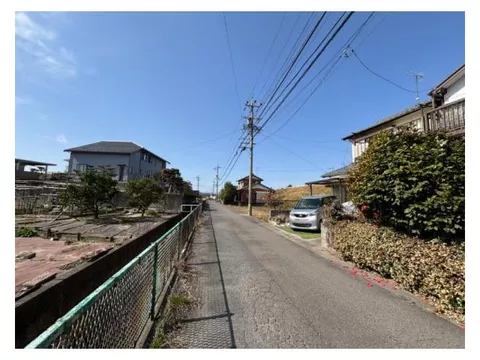 ◆Good sunlight exposure◆ About 14-minute walk from "Kakamatsu" Station◆ Rural scenery◆ Quiet residential area◆ Well-developed surrounding environment