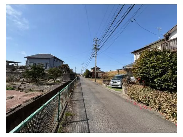 ◆Good sunlight exposure◆ About 14-minute walk from "Kakamatsu" Station◆ Rural scenery◆ Quiet residential area◆ Well-developed surrounding environment