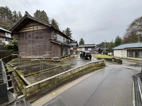 Nagaoka City, Kamikiri (Kirishiro Station) 2-story building 11DK - Image 3