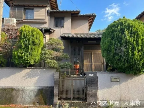 Good sunlight and ventilation! A house where bright light and wind flow through. A charming traditional Japanese garden♪