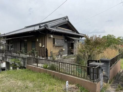 Kamimura, Hakusan-cho (Sakakibara Onsen-guchi Station) 4.9 million yen