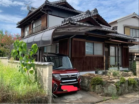 Within 10 minutes on foot to school! Spacious 7DK space, equipped with IH and a traditional-style home with a veranda