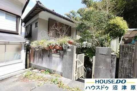 Umehana-cho, Atami-shi (Atami Sta.) 2F 6DK

2,000,000 yen