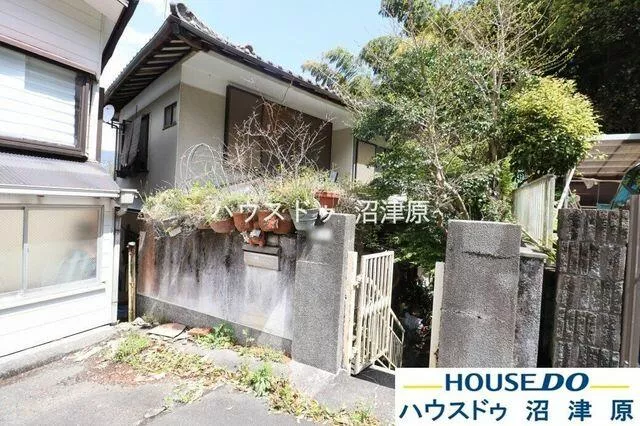 Umehana-cho, Atami-shi (Atami Sta.) 2F 6DK

2,000,000 yen