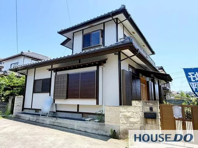 Renovated 5LDK! 8 minutes on foot from Sakamoto Higashi Elementary School, parking for 2 cars available♪