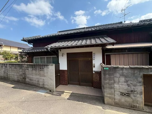 In addition to residential use, this spacious old folk house is suitable for guesthouses and businesses♪