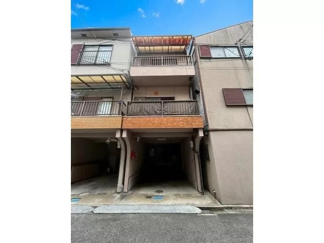 4DK with high-roof parking available! (with restrictions) about 5 minutes on foot from JR Tozai Line "Nozaki" station!
