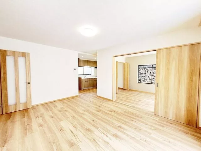 [Open House Held] Interior and Exterior Renovation in Progress / Seismic Reinforcement / Parking for 4 cars available