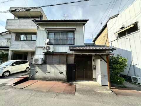 Kochi City, Honmiyacho (Hotarubashi Station) 2-story 3LDK