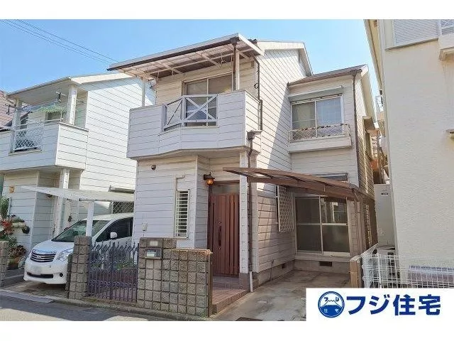 ／ Monthly payment in the 20,000 yen range ／ 5-minute walk to convenience store; includes convenient attic storage!
