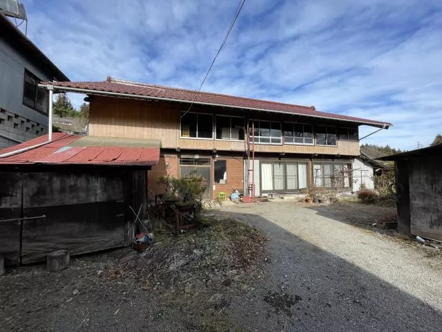 Agatsuma District, Nakanojo Town, Oaza Yamada (Gunma Haramachi Station) Two-story building 7DK