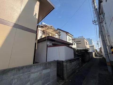 Tokushima-shi, Tokushima Shin-nanfukushima 1-chome (Awa-Tonda Sta.) 2F 4DK

2.5 million yen