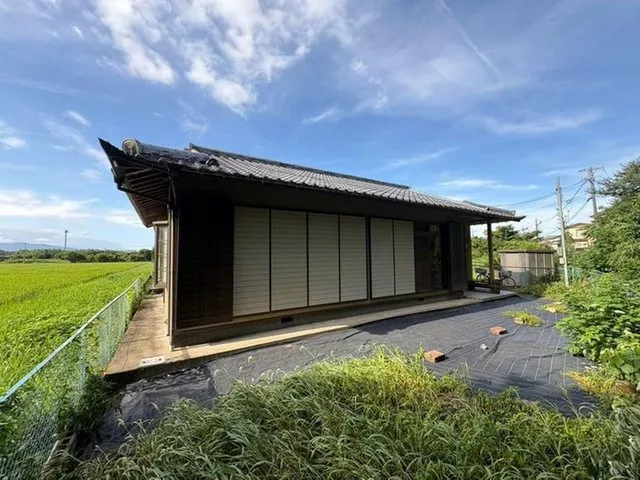 Ureshino Nakagawa Town (Gongenmae Station) 3 million yen