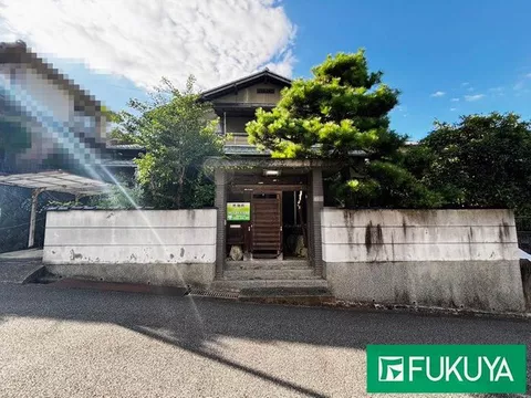 21 minutes by bus to Himeji Station (5 minutes on foot to the nearest bus stop, Oojisudai)