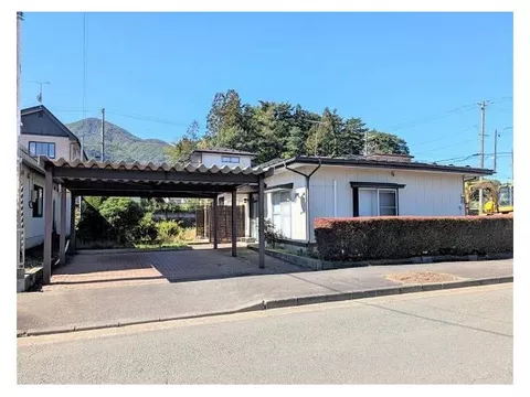 Yuzawa Nishi 2, 2.7 million yen
