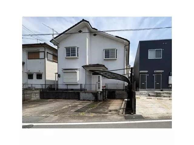 Parking for 4 cars available! All rooms have storage! Spacious layout♪☆Same-day response available☆