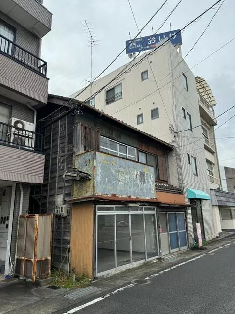 Yoshinogawa City, Kamojima Town Kamojima (Kamojima Station) 2-story building 3K