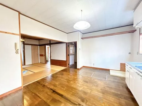 [Open House] Available for immediate occupancy with a limited-time current sale until August 9th. - Image 3
