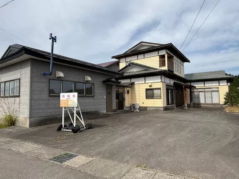 Ishida Rokkamura Seki, (Hachirogata Station) 5.5 million yen