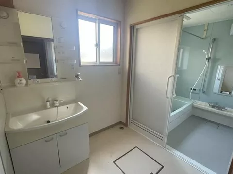 Yokote City, Yasuda, Hachioji (Yokote Station) 2-story building 5DK