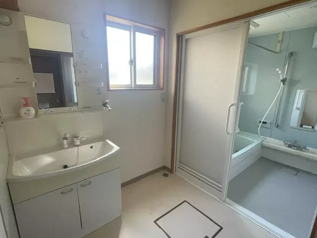 Yokote City, Yasuda, Hachioji (Yokote Station) 2-story building 5DK