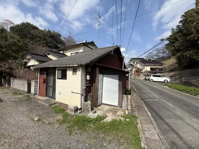 Iizuka City, Komoda (Iizuka Station) Single-story building 3K