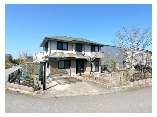 Current sale until April 30 / Sekisui House construction / Parking for 2 cars available / Front road width 6m / Quiet area