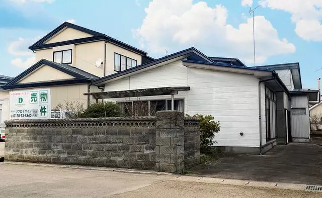 Minamiakita District, Hachirogata Town, Ichinichichi (Hachirogata Station) 2-story 6DK