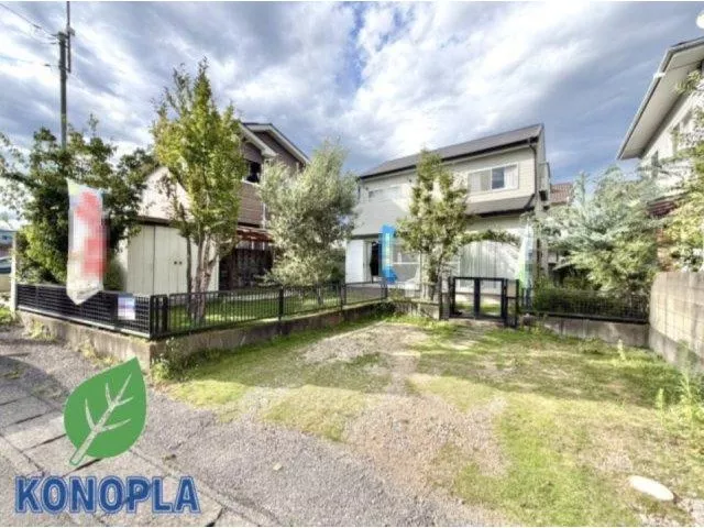 Renovated property. All rooms face south with good sunlight. Air conditioning. Excellent living environment.