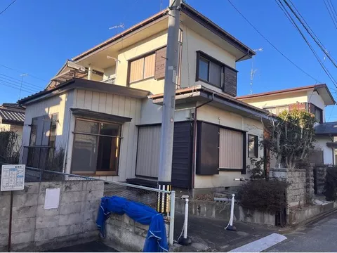 Regular-shaped land, quiet residential area, flat land, city gas, all rooms over 6 tatami mats, window in the bathroom, Japanese-style room