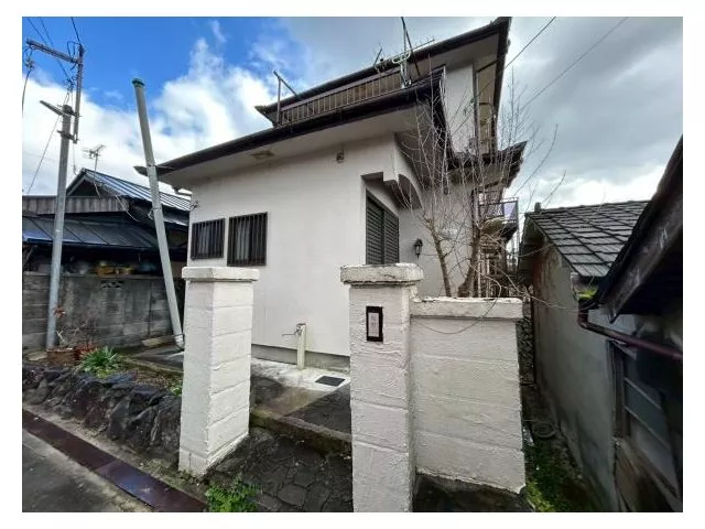 ●2-minute walk from Kintetsu Koshibe Station ●All-electric house ●Renovation history available