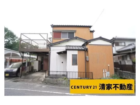 The interior has a renovation history and is in a clean condition.