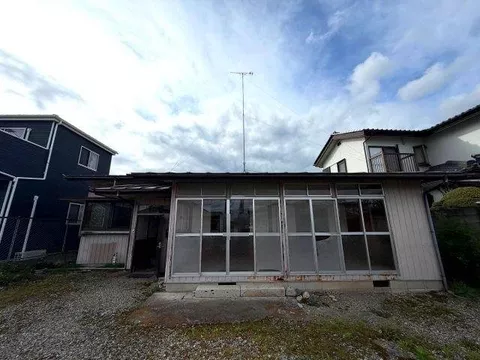◆Land over 60 tsubo ◆Connected Japanese-style room ◆Single-story house ◆Window in the kitchen ◆Open kitchen