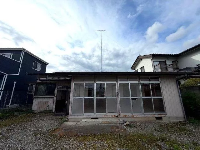 ◆Land over 60 tsubo ◆Connected Japanese-style room ◆Single-story house ◆Window in the kitchen ◆Open kitchen
