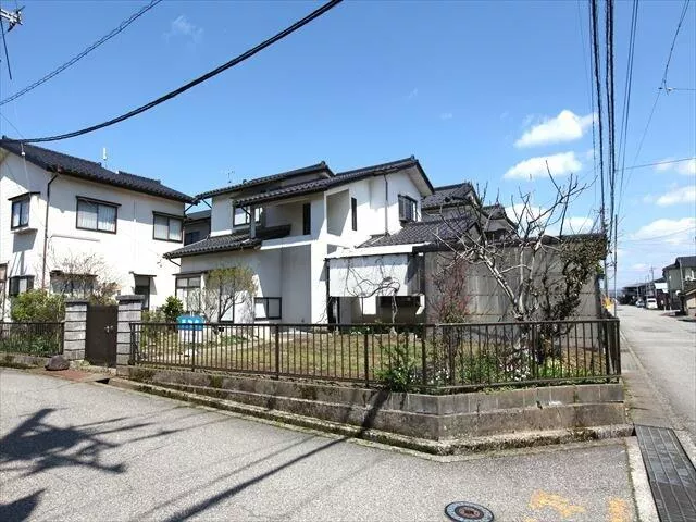 Katabata, Tsubata Town, Kahoku District (Tsubata Station) 2-story 4LDK