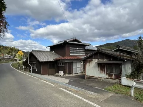 Takeo City, Asahi Town, Oaza Nakano (Takahashi Station) 2-story building 6DK