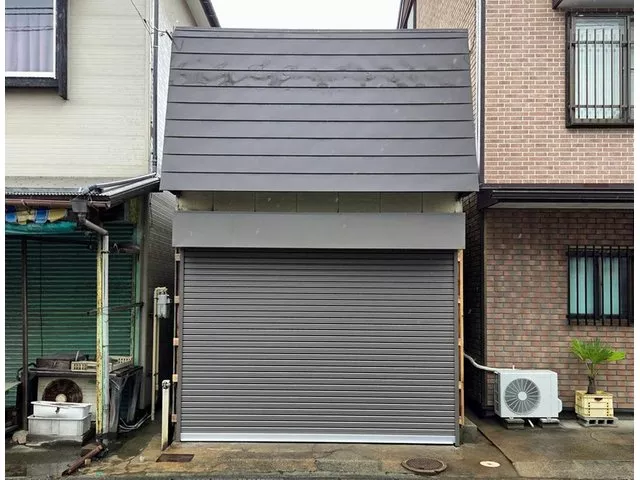 The house has been renovated and is beautiful. Renovation details include shutter replacement (electric).