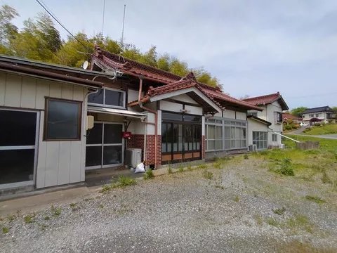 2F 7DK in Kesennuma-shi Karakuwa-cho Kamikura

2,000,000 yen